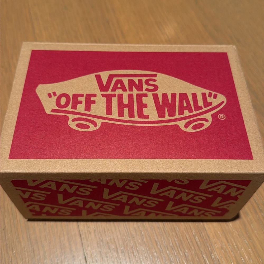 Vans Toddler Old Skool Velcro Sneakers in Black - Picture 9 of 10